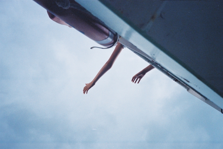 Aye mari x Cantina ΑΝΤΙΣΟΣΙΑΛ: heat and run, a summer tale