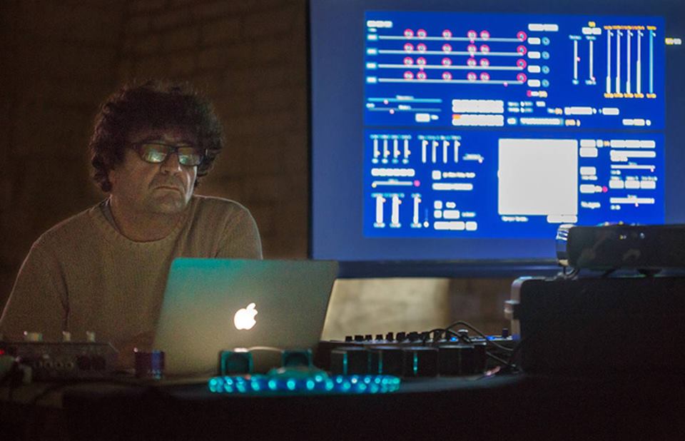 Εκλάμψεις ήχων και εικόνων